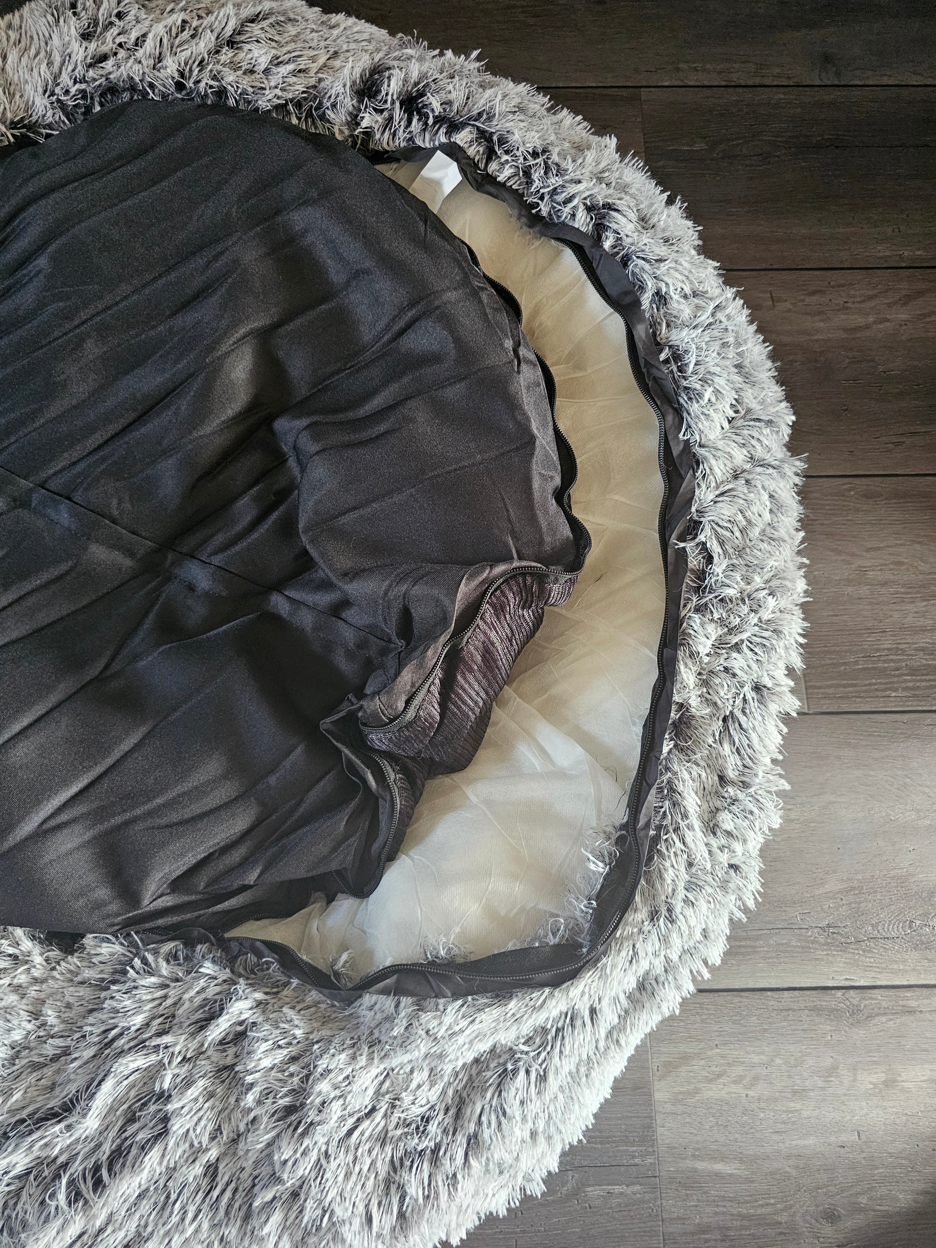 Hondenmand Snuggle Cave Donut Harvey 70cm Hondenmand Snuggle Cave Donut Harvey 70cm